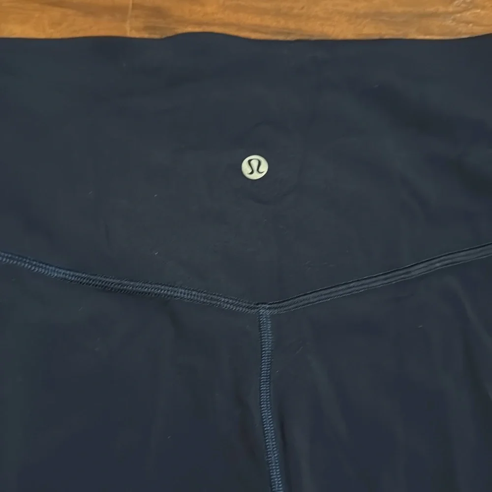 Lululemon leggings size 10 - Picture 2 of 3